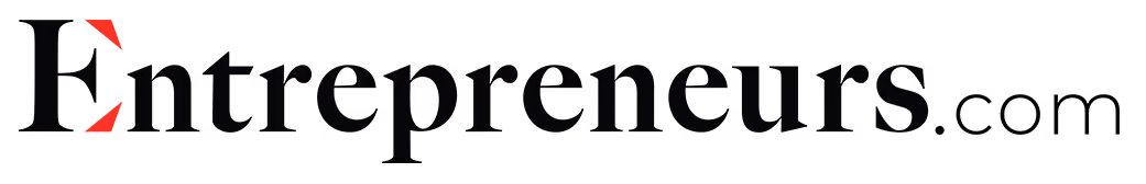Logo en noir et rouge d'Entrepreneurs.com, client SHUNPO pour l'automatisation IA de leurs processus internes